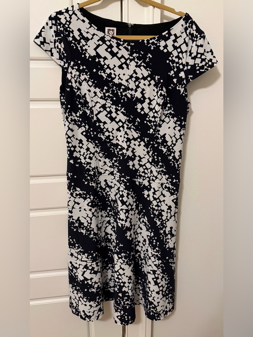 Anne Klein Black & White Cap-Sleeve Women's Dress